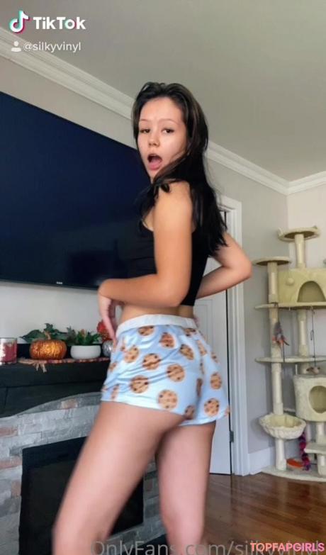 Silkyvinyl nude leaked OnlyFans photo #45