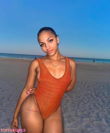 Avi.babyyy nude leaked OnlyFans photo #15