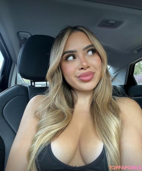 Layla.Vega nude leaked OnlyFans photo #2