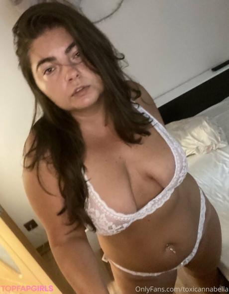 Toxicannabella nude leaked OnlyFans photo #44