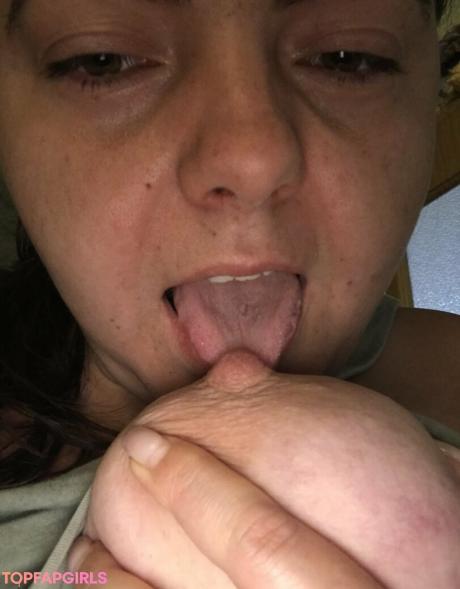 Toxicannabella nude leaked OnlyFans photo #8