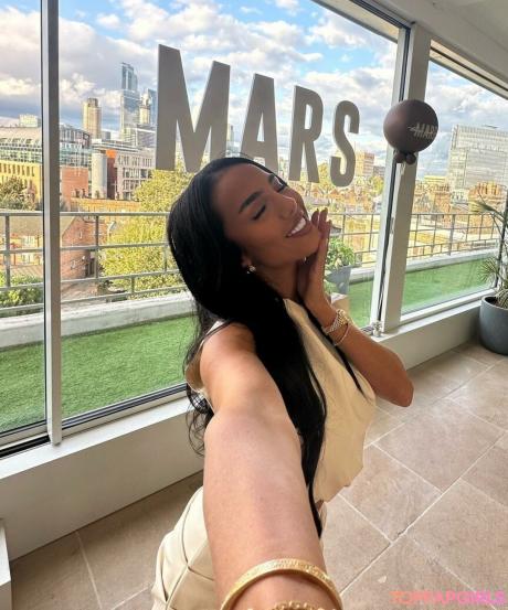 Arianna nude leaked OnlyFans photo #16