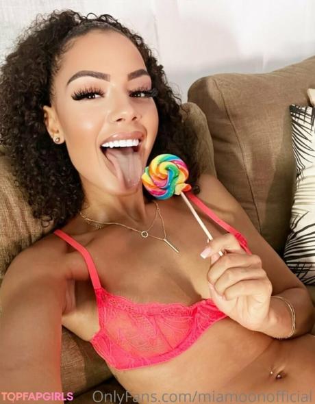 Miamoonofficial nude leaked OnlyFans photo #12