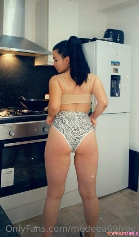 Medeea69free nude leaked OnlyFans photo #13