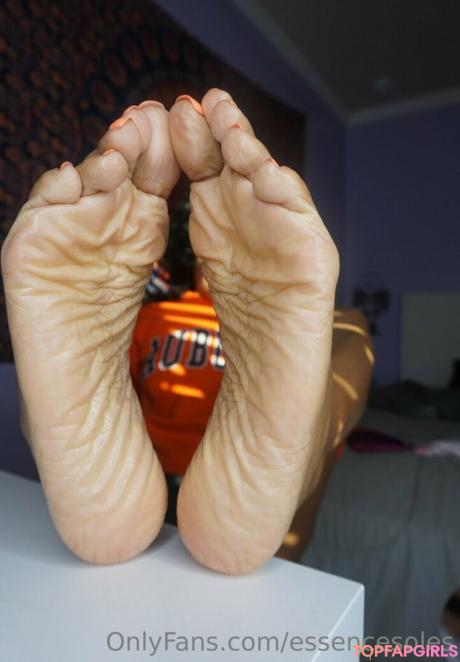 Essencesoles nude leaked OnlyFans photo #35