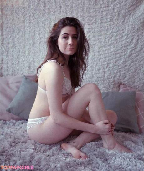 Dodie nude leaked OnlyFans photo #16