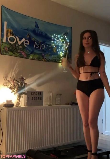 Dodie nude leaked OnlyFans photo #18