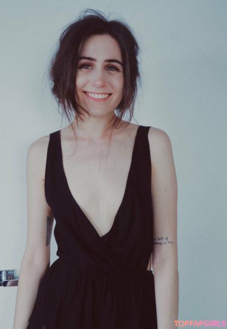 Dodie nude leaked OnlyFans photo #24