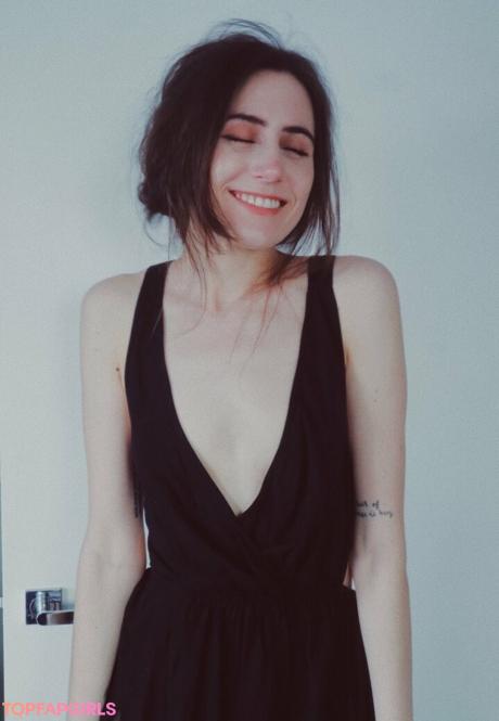 Dodie nude leaked OnlyFans photo #26