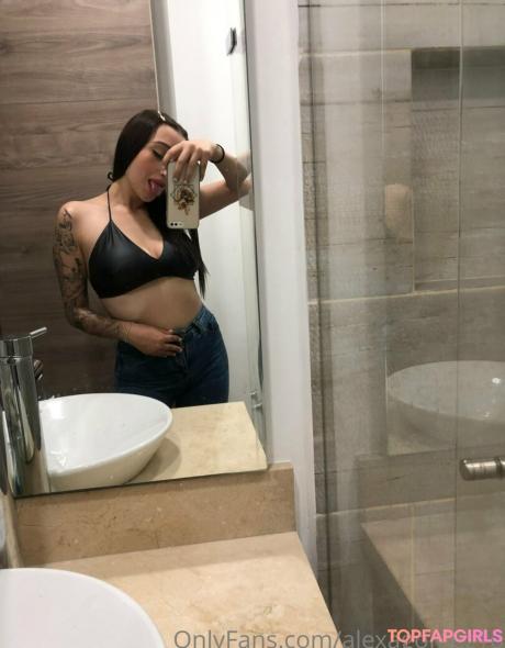 Alexagomez16 nude leaked OnlyFans photo #4