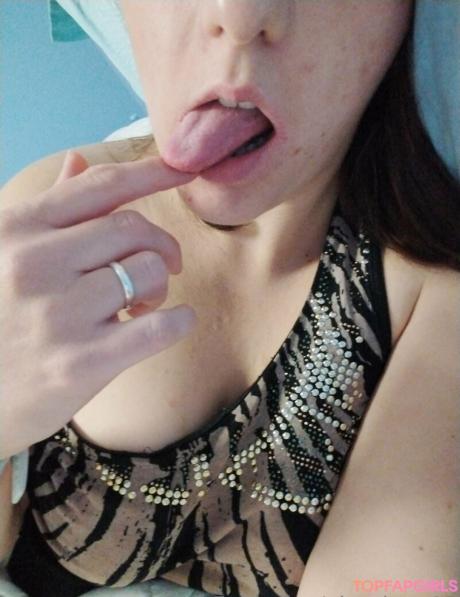 Alessiaaa18 nude leaked OnlyFans photo #23