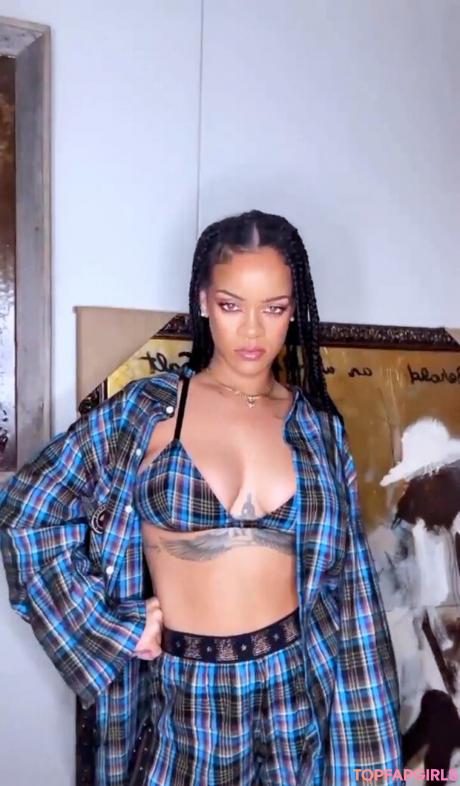 Rihanna nude leaked OnlyFans photo #994