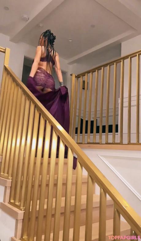 Rihanna nude leaked OnlyFans photo #1037