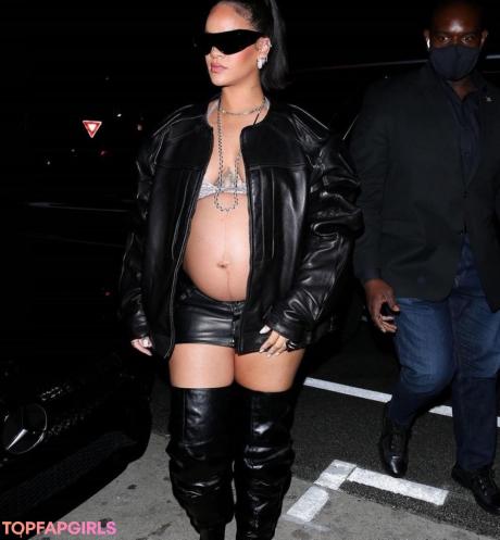Rihanna nude leaked OnlyFans photo #103