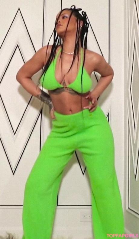 Rihanna nude leaked OnlyFans photo #1076