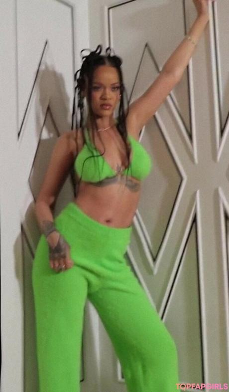 Rihanna nude leaked OnlyFans photo #1077