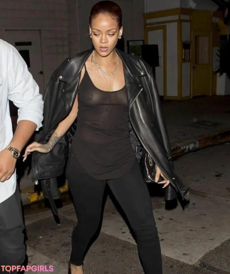 Rihanna nude leaked OnlyFans photo #1156
