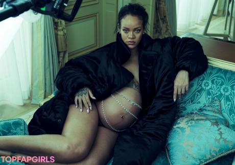 Rihanna nude leaked OnlyFans photo #1172