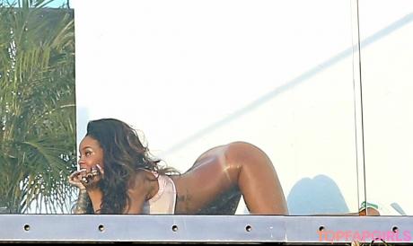 Rihanna nude leaked OnlyFans photo #1208