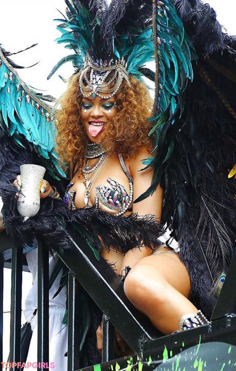 Rihanna nude leaked OnlyFans photo #126