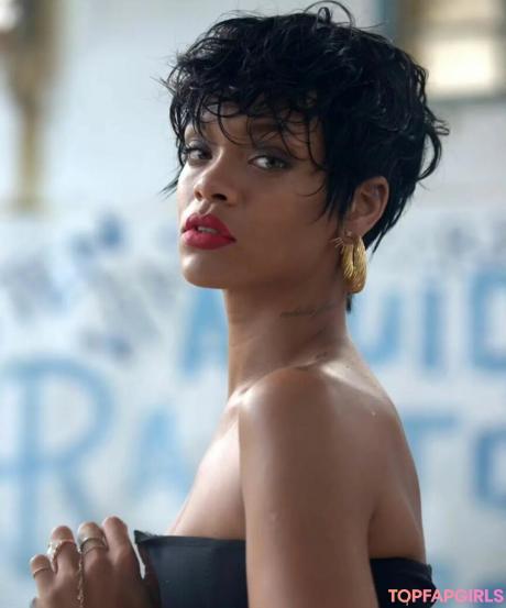 Rihanna nude leaked OnlyFans photo #1287