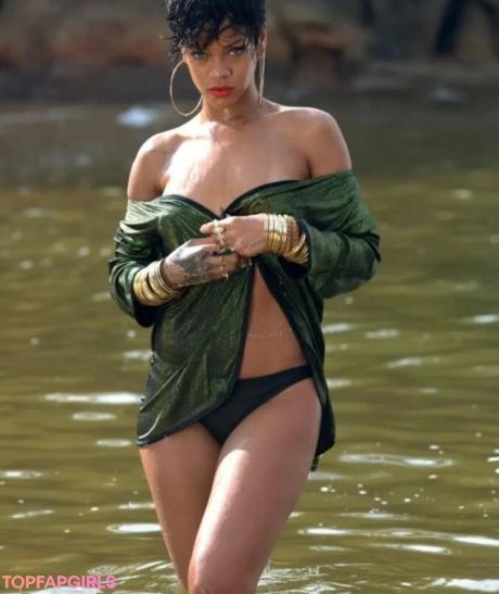 Rihanna nude leaked OnlyFans photo #1294