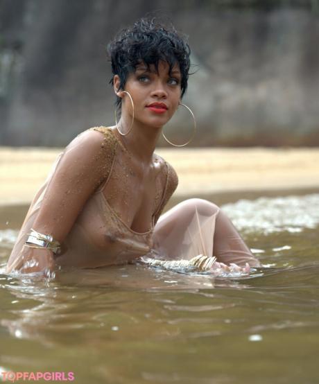 Rihanna nude leaked OnlyFans photo #1316