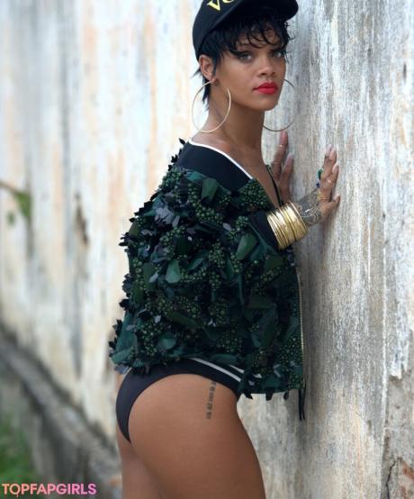 Rihanna nude leaked OnlyFans photo #1344