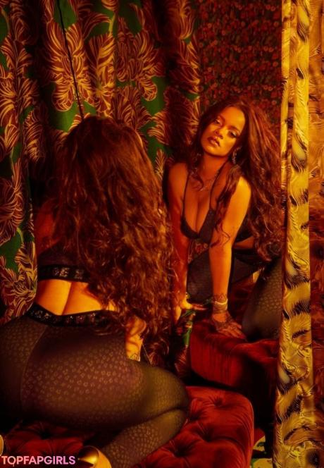 Rihanna nude leaked OnlyFans photo #196