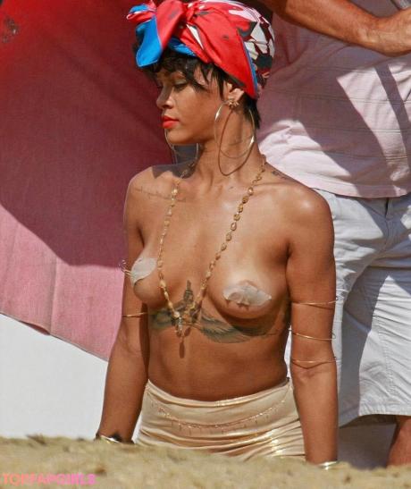 Rihanna nude leaked OnlyFans photo #234