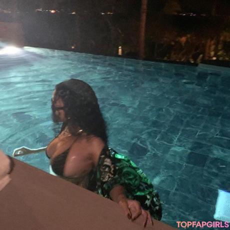 Rihanna nude leaked OnlyFans photo #242