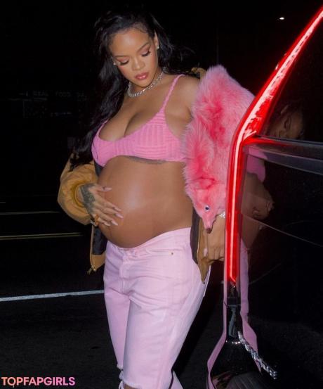 Rihanna nude leaked OnlyFans photo #456
