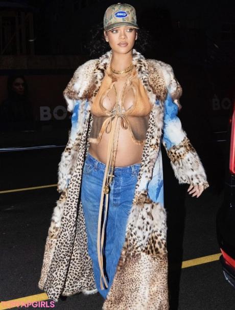 Rihanna nude leaked OnlyFans photo #457