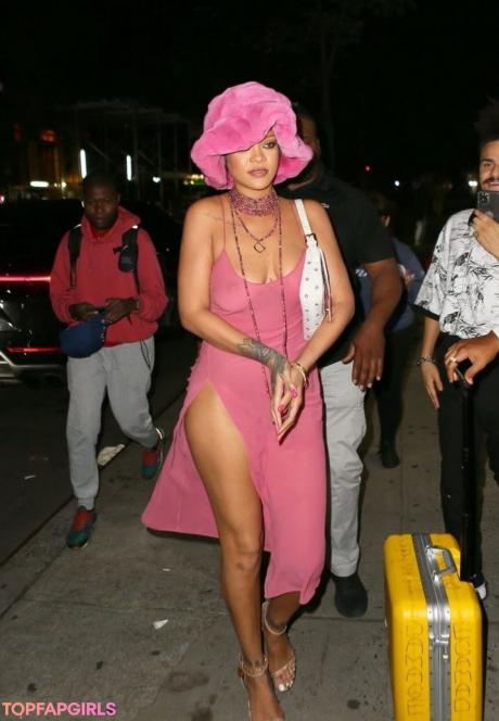 Rihanna nude leaked OnlyFans photo #499