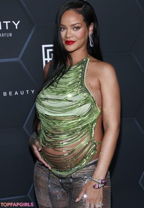 Rihanna nude leaked OnlyFans photo #57
