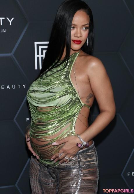Rihanna nude leaked OnlyFans photo #59