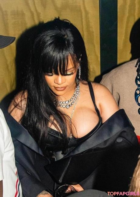 Rihanna nude leaked OnlyFans photo #631