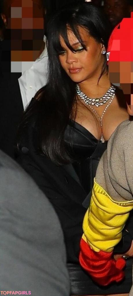 Rihanna nude leaked OnlyFans photo #632
