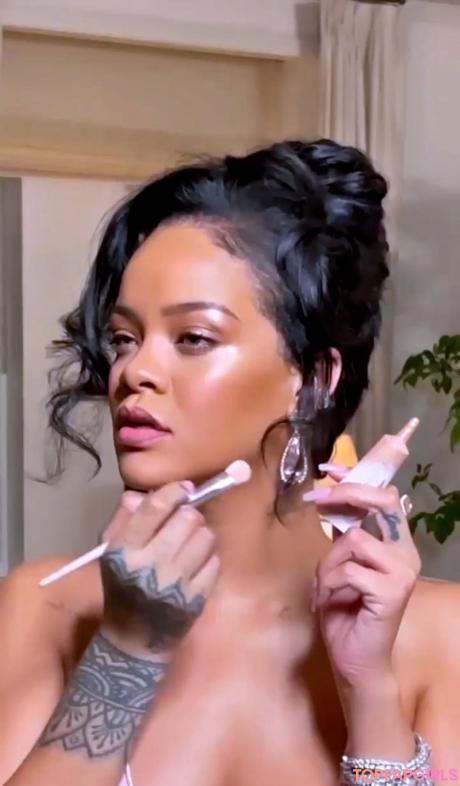 Rihanna nude leaked OnlyFans photo #67