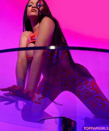 Rihanna nude leaked OnlyFans photo #803