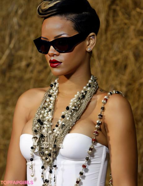 Rihanna nude leaked OnlyFans photo #874