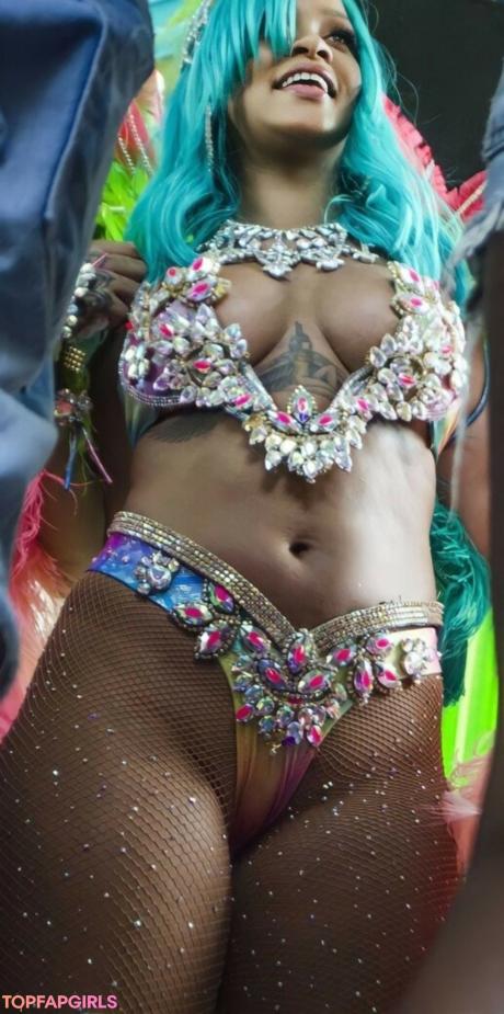 Rihanna nude leaked OnlyFans photo #909