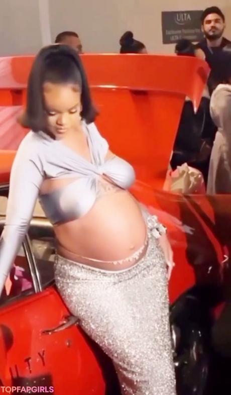 Rihanna nude leaked OnlyFans photo #92