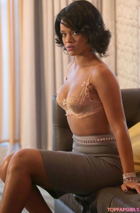 Rihanna nude leaked OnlyFans photo #936