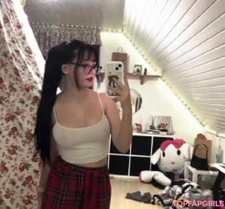 Rosegirl242 nude leaked OnlyFans photo #18