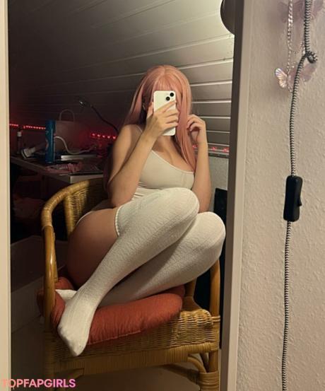 Rosegirl242 nude leaked OnlyFans photo #4