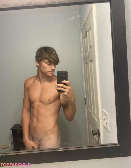 Hungodeyfree nude leaked OnlyFans photo #37