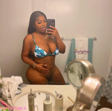 Phattgirlcoco nude leaked OnlyFans photo #102