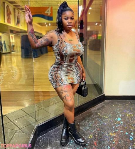 Phattgirlcoco nude leaked OnlyFans photo #127