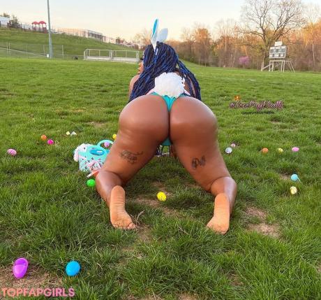Phattgirlcoco nude leaked OnlyFans photo #86